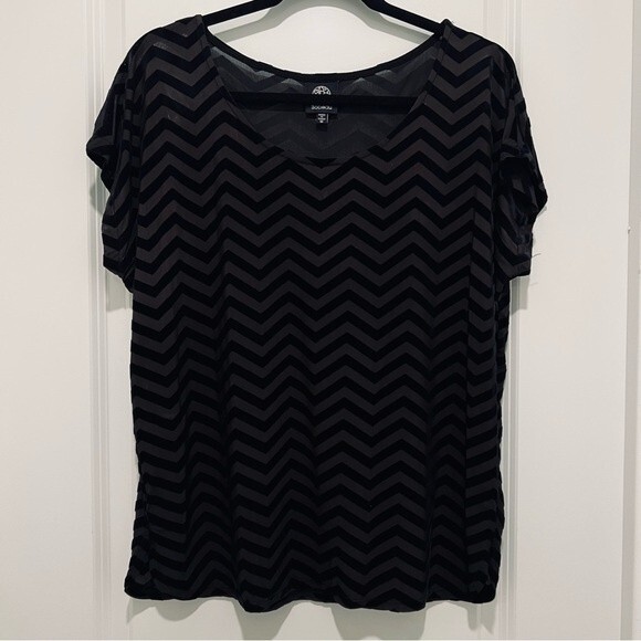 Bobeau Black Zig Zag Velvet Burnout Short Sleeve Boxy Blouse Women's Sz. Medium - Picture 1 of 6